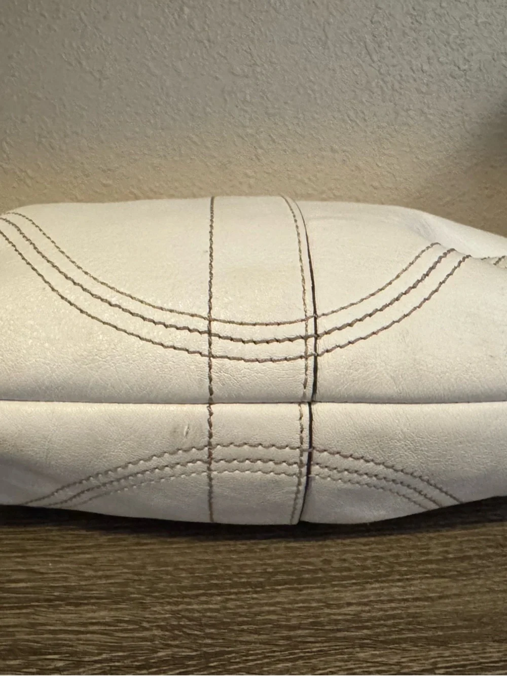 Coach White Leather Shoulder Bag - Picture 4 of 9